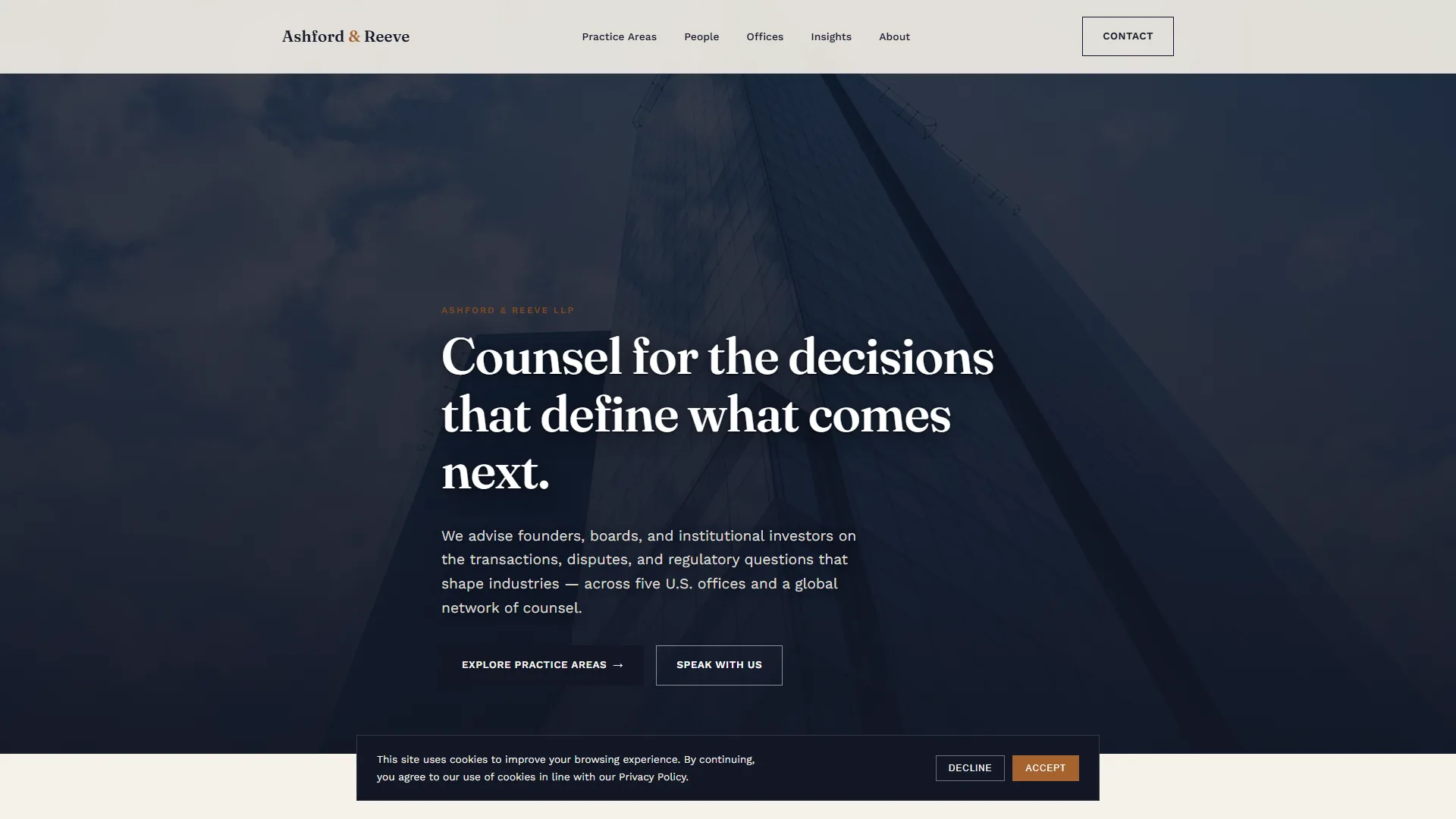 Dismissible consent bar on a law firm website